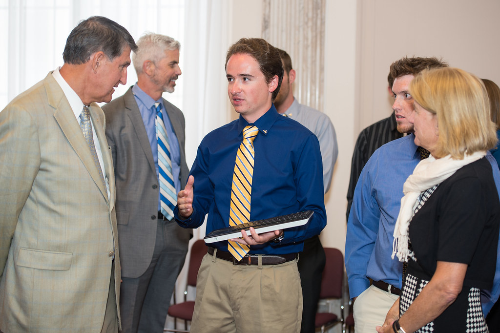 Mountaineers Team Visits Capitol Hill (NHQ201509210018)